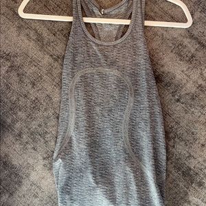 Size 6 lulu tank